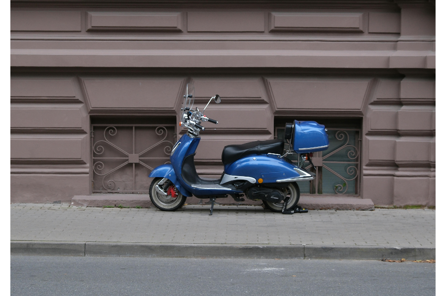 Får man köra moped med B-körkort? Allt du behöver veta